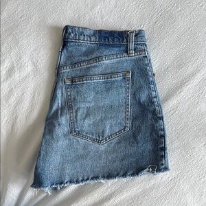 90’s released cutoff shorts high rise